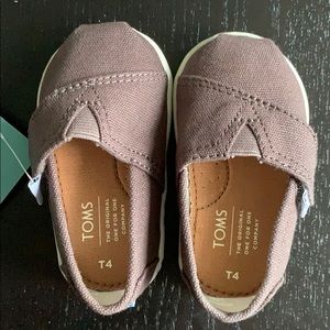 NWT Baby Toms
